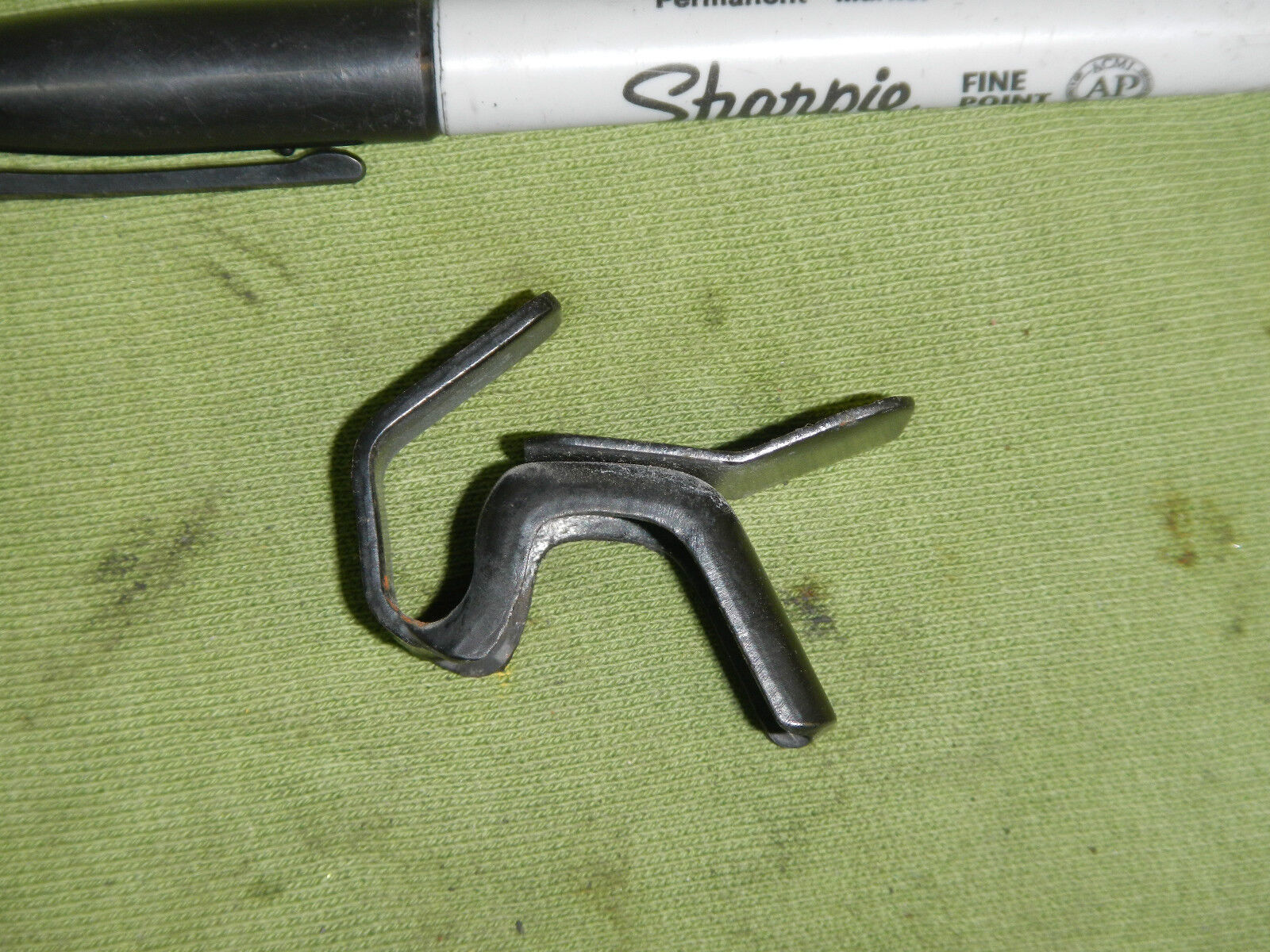 SEAT HELMET HOLDER BRACEKT 1998 98 SUZUKI GS500E GS500 GS 500 500E E - $6.56