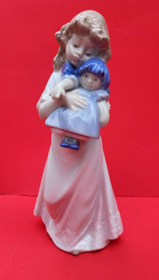 Nao By Lladro 1989 Figurine WE'RE Sleepy Girl Holding Doll #1107 - $59.89