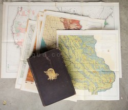 An item in the Antiques category: 1889-90 antique US GEOLOGICAL SURVEY GEOLOGY lrg US IOWA MAPS pocket 757pgs