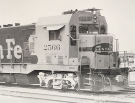 Atchison Topeka &amp; Santa Fe Railway Railroad ATSF #2566 Electromotive Train Photo - £7.58 GBP