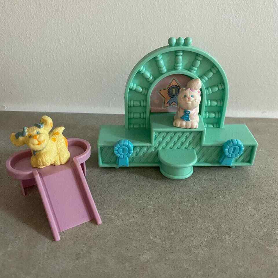 Fisher Price Precious Places 5188 Grandstand Pet Pageant Replacement Parts - $16.44
