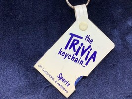 Vintage Keyring The Trivia Keychain Tm Ancien Porte-Clés Sports 120 Questions - £6.33 GBP