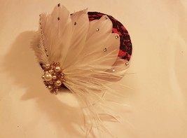 Fascinator Wedding hat, hair accessory,  feather facinator, Wedding Feather Fasc - £34.02 GBP