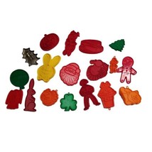 Vtg Cookie Cutters Lot Plastic Holiday Easter Christmas Thanksgiving Halloween - £18.64 GBP