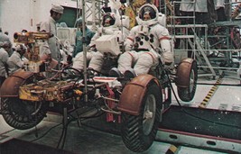 John F. Kennedy Space Center FL NASA  Apollo 15 Lunar Vehicle Postcard U... - £7.83 GBP