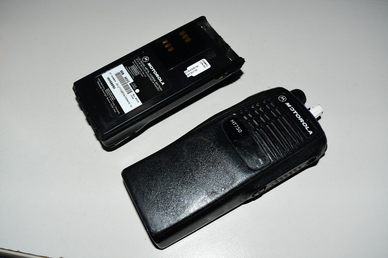 Motorola HT750 UHF 403-470 MHz 4CH Two Way Radio AAH25RDC9AA2AN W6C3 - $38.22