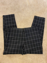 A New Day Women&#39;s Plaid Gray Cropped Pants Size 14 - $14.89