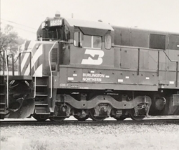 Burlington Northern Railroad BN #5586 C30-7 Locomotive Train B&amp;W Photo Eola IL - £7.38 GBP