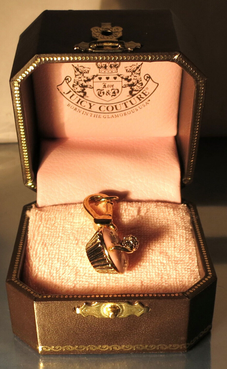 JUICY COUTURE CHARM Gold Tone Pink Cupcake LOVE G & P Charm - £25.06 GBP