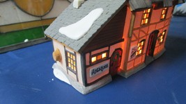 MR. AND MRS PICKLE LIGHTED DICKENS VILLAGE HOUSE SHOW ROOM MODEL NOT USE... - $94.05
