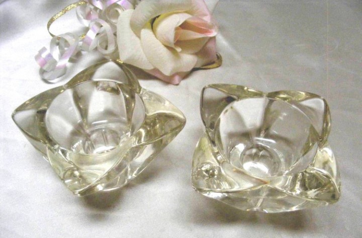 2244 Vintage Elegant Glass Star Votive / Taper Candleholder Set - $7.00