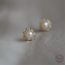 925 Sterling Silver French Simple Pearl Stud Earrings Women Light Luxury Tempera - £10.43 GBP