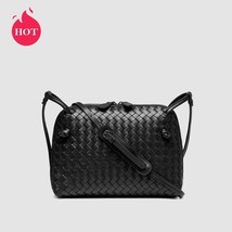 Leather Women&#39;s Shoulder Bag   Fashion Woven Bag Simple Shell Bag High Quality M - £94.68 GBP