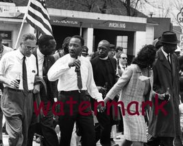Martin Luther King Jr. Protest March leading from the front B&amp;W 8x10 Photo - $8.70
