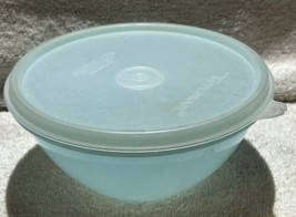 VINTAGE Tupperware Pastel Blue &#39;Wonderlier Bowl&#39; #234-20 W/227-42 Lid - £7.73 GBP