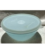 VINTAGE Tupperware Pastel Blue &#39;Wonderlier Bowl&#39; #234-20 W/227-42 Lid - $188.16 MXN