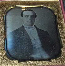 c1850 Antique 1/6 Plate Daguerreotype of a Well-Dressed Victorian Man Bow Tie - £59.13 GBP