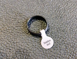 Men&#39;s Black 8mm Stainless Steel Wedding Band Ring Size 11 - €10,40 EUR