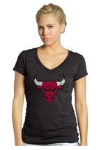 NBA Chicago Bulls Womens Premier Triblend Modest V-Neck Tee, X-Small, Black - $272.32 MXN