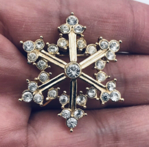 Vintage Gold Tone 6-Pointed Snowflake w/ Rhinestones Pin Brooch 1.5&quot; Diameter - £9.77 GBP