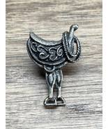 Vintage Silver Tone Horse Saddle Lapel Hat Pin Estate Fashion Jewelry Fi... - €8,43 EUR