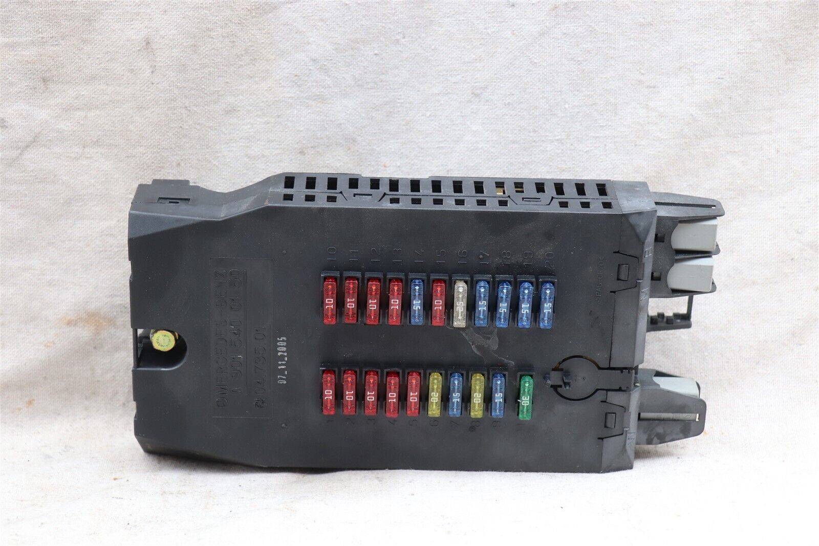 Mercedes Front Fusebox Fuse Relay Junction Box 901-540-01-50 - $132.45