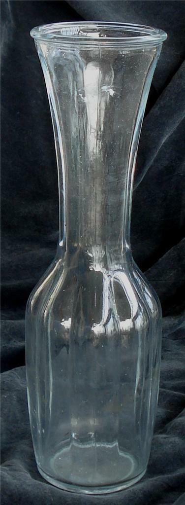 Nice Glass Vase, Simple and Stylish, VG CONDITION - $1.97