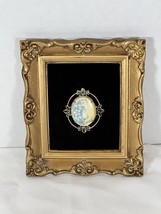 VTG Cameo Oval Brooch Framed In Metal  Blue And White Flowers On Velvet ... - $18.70