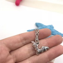 Flying Bat Charm Fashion Necklace - $56.34 MXN