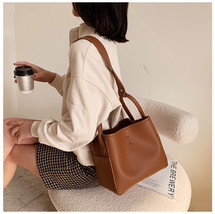 Spring New Fashionable Texture One-Shoulder Women&#39;s Bag Crossbody Bag Commuter T - £26.15 GBP