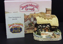 PLUM COTTAGE- a  David Winter Cottage from the Main Collection © 1993 - £35.39 GBP