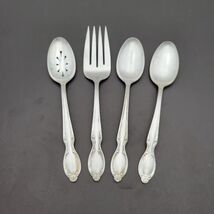 Rogers Bros International Silverplate Set 4 Serving Pieces 1959 REFLECTI... - $643.55 MXN Rogers Bros International Silverplate Set 4 Serving Pieces 1959 REFLECTI... - $643.55 MXN