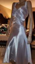 Vtg Delicates Sz M Bridal Blue Shiny Satin Old Hollywood Style Glam Nightgown - £42.36 GBP
