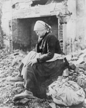 French civilian woman sits at her ruined home Somme World War I WWI 8x10 Photo - £7.01 GBP