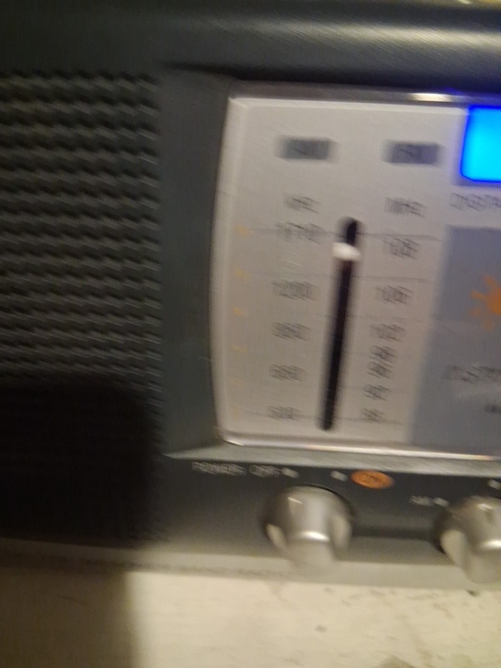 Emerson Radio AM/FM Weather Band Portable Radio Digital Clock Emergency Item image 4