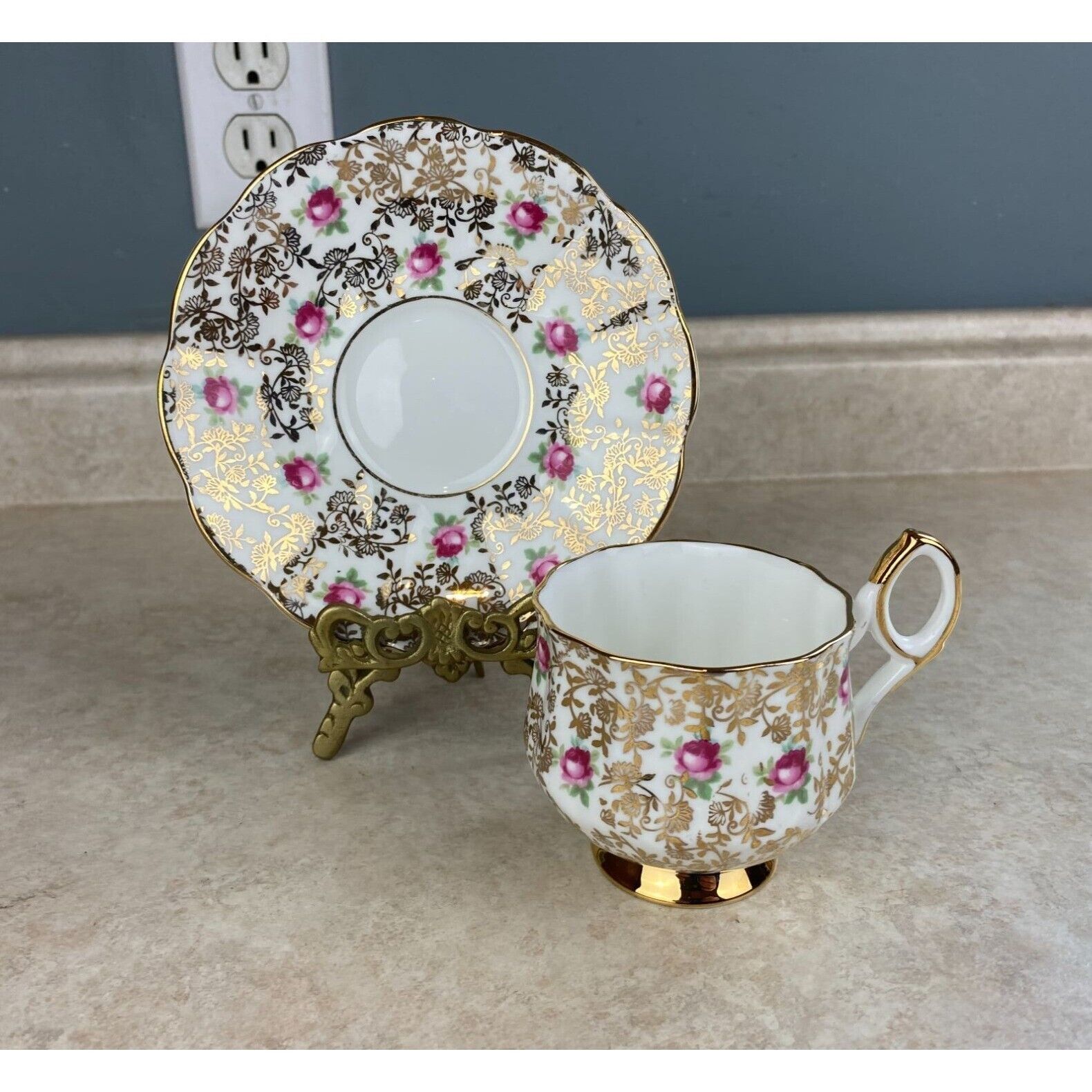 Primary image for Elizabethan Fine Bone China England Gold Glitz Rose Buds Tea Cup And Saucer Set
