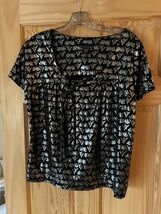 Attention Women&#39;s Size Large Black/Silver Shirt - Shimmer Thread - $73.29 MXN