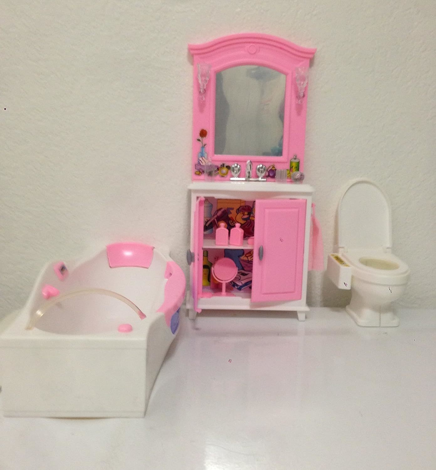 My Fancy Life Dollhouse Furniture- Bath Room With Bath Tub And Vanity - $39.92