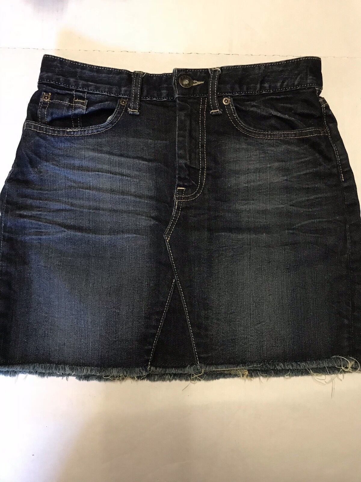 Gap Women&#39;s Skirt Jeans Raw Edge Distressed Short Skirt Size 4 - $12.38
