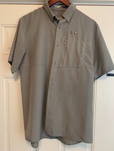 Under Armour Men&#39;s Heatgear Vented Casual shirt Gray Medium Loose fit - $24.09