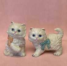 Vintage Homco Persian cat figurines 1428 set of 2 white with pink blue bows - £6.25 GBP