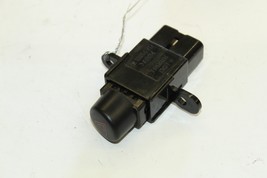 2000-2005 TOYOTA CELICA GT GT-S HAZARD WARNING EMERGENCY SWITCH J824 image 4