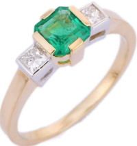 18K Yellow Gold Emerald Ring - £979.02 GBP