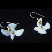 Mini White Dove Pigeon Earrings Noahs Ark Love Birds Charm Faith Costume Jewelry - £5.43 GBP