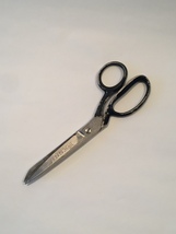 Vintage Wiss Inlaid 7" steel-forged #27 sewing scissors with black handle