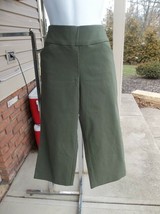 Nwt Christopher Banks Olive Signature Slimming Capris 10 - $14.99