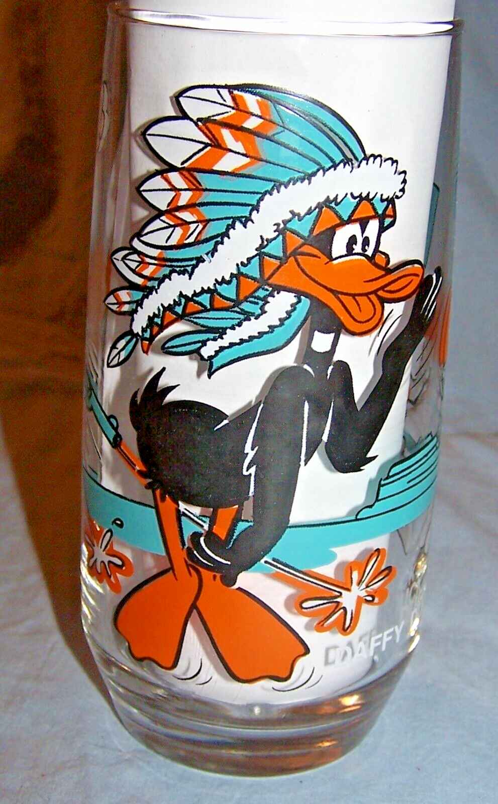 Primary image for 1979 Pepsi Looney Tunes Daffy Duck-Movie Making Drinking Glass-White Letters