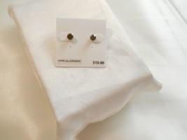 Department Store  1/4 &quot; Gold Tone Light Green Stone Stud Post Earrings F439 - £6.89 GBP