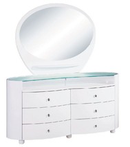 31" Sophisticated White High Gloss Dresser - $30,922.34 MXN