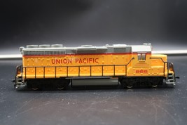 HO Scale Bachmann GP-40 Lighted Diesel Loco Union Pacific Yellow #866 - $29.99